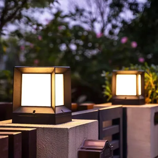 屋外景観緊急 LED ポストライト防水ガーデンソーラーピラーランプ